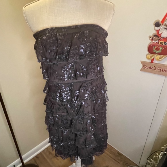 Holiday Dress - Picture 3 of 15